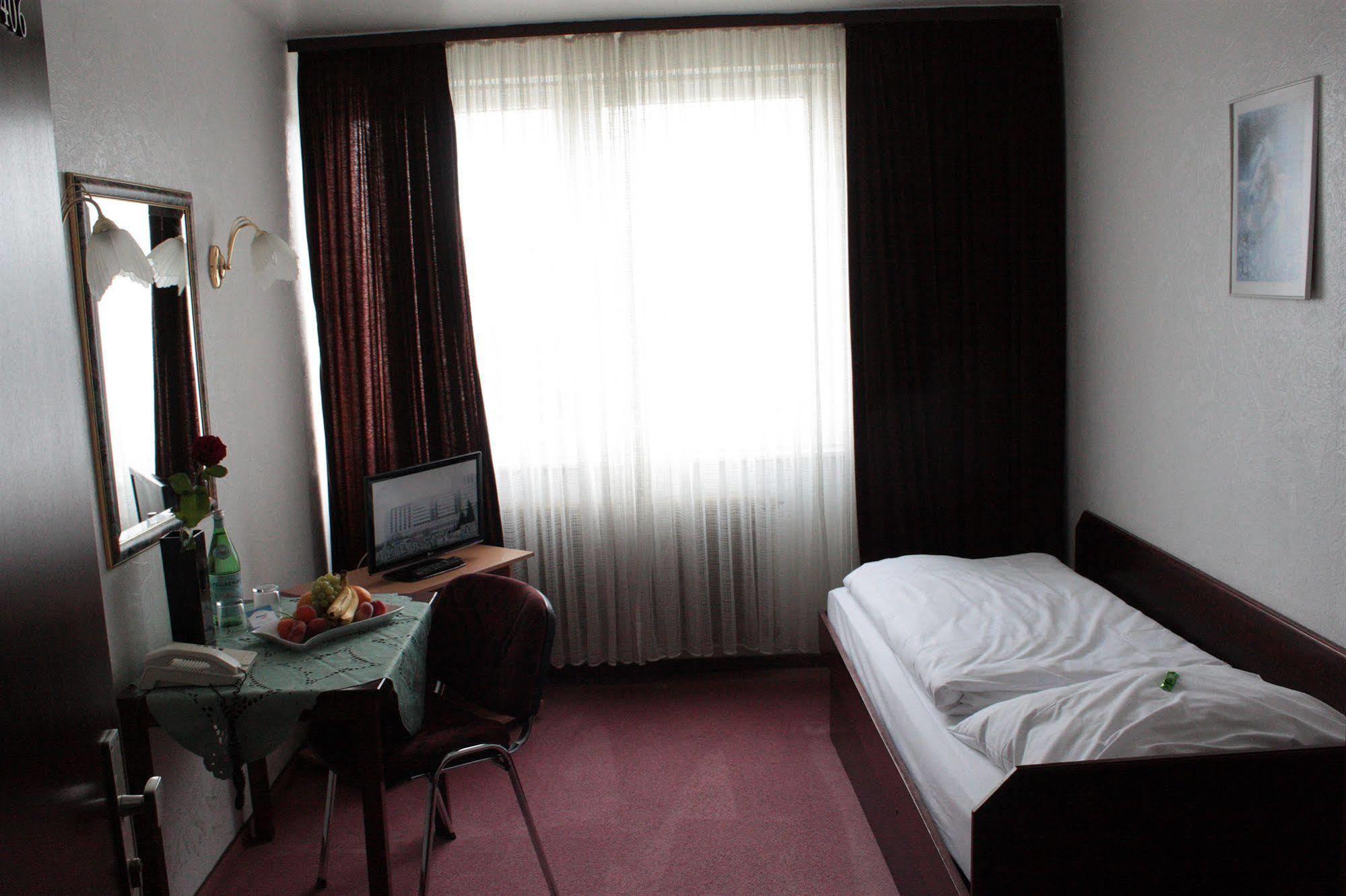 Hotel Mainbogen Offenbach am Main Buitenkant foto