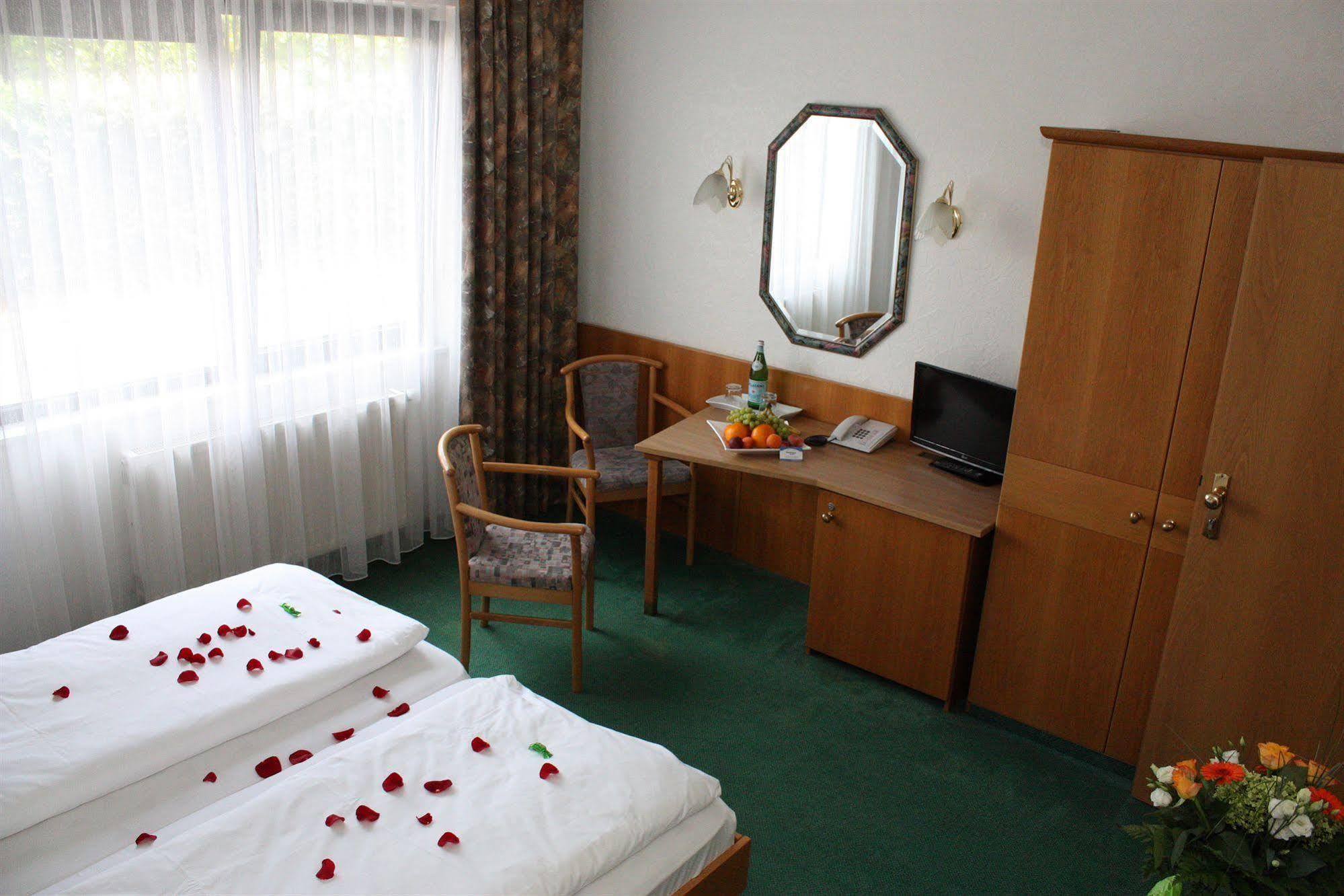 Hotel Mainbogen Offenbach am Main Buitenkant foto