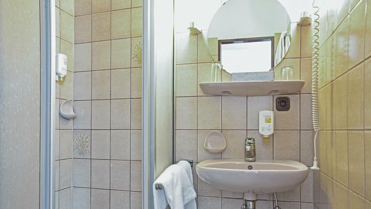 Hotel Mainbogen Offenbach am Main Buitenkant foto
